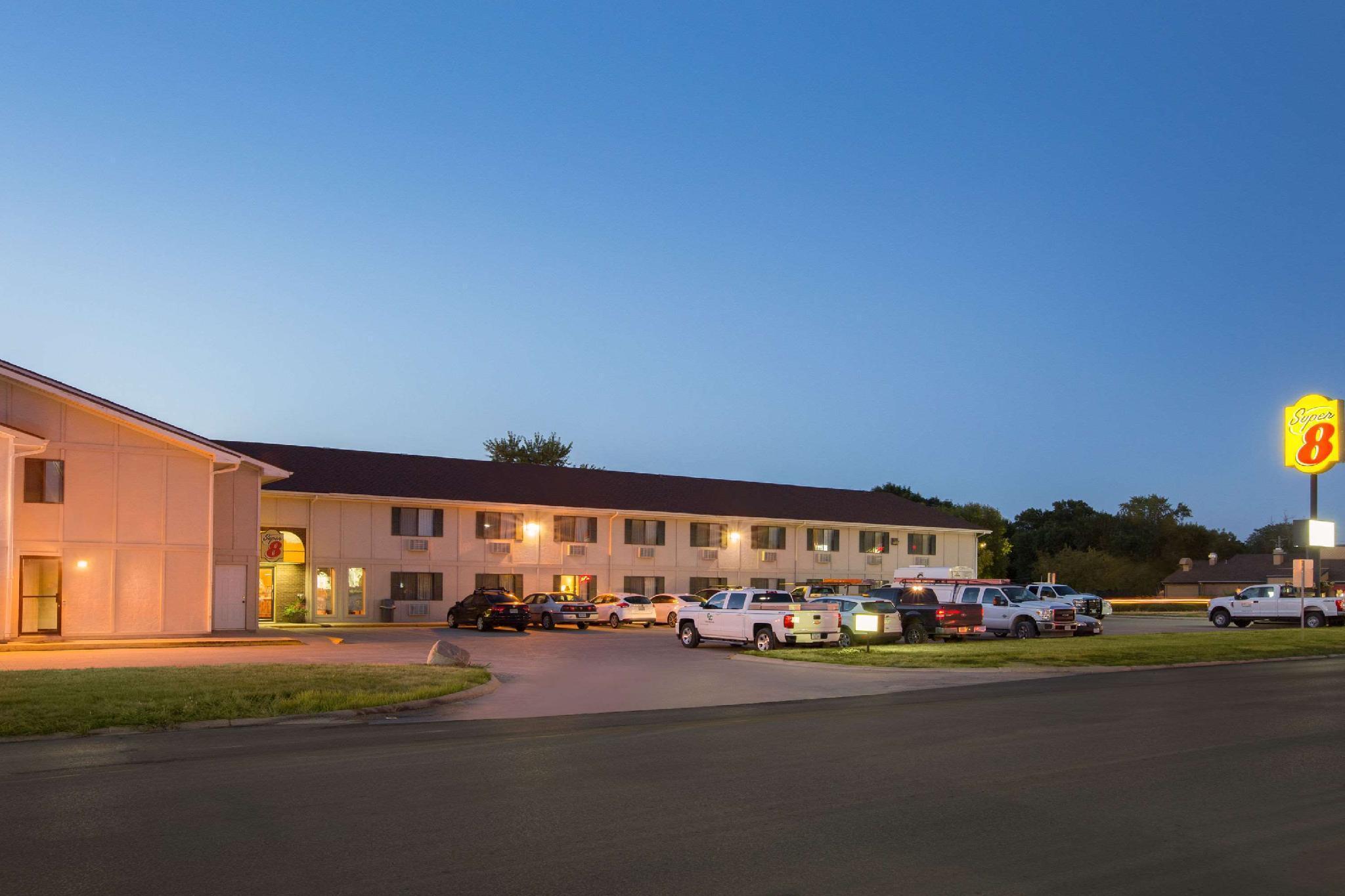 Super 8 By Wyndham Storm Lake Exterior foto
