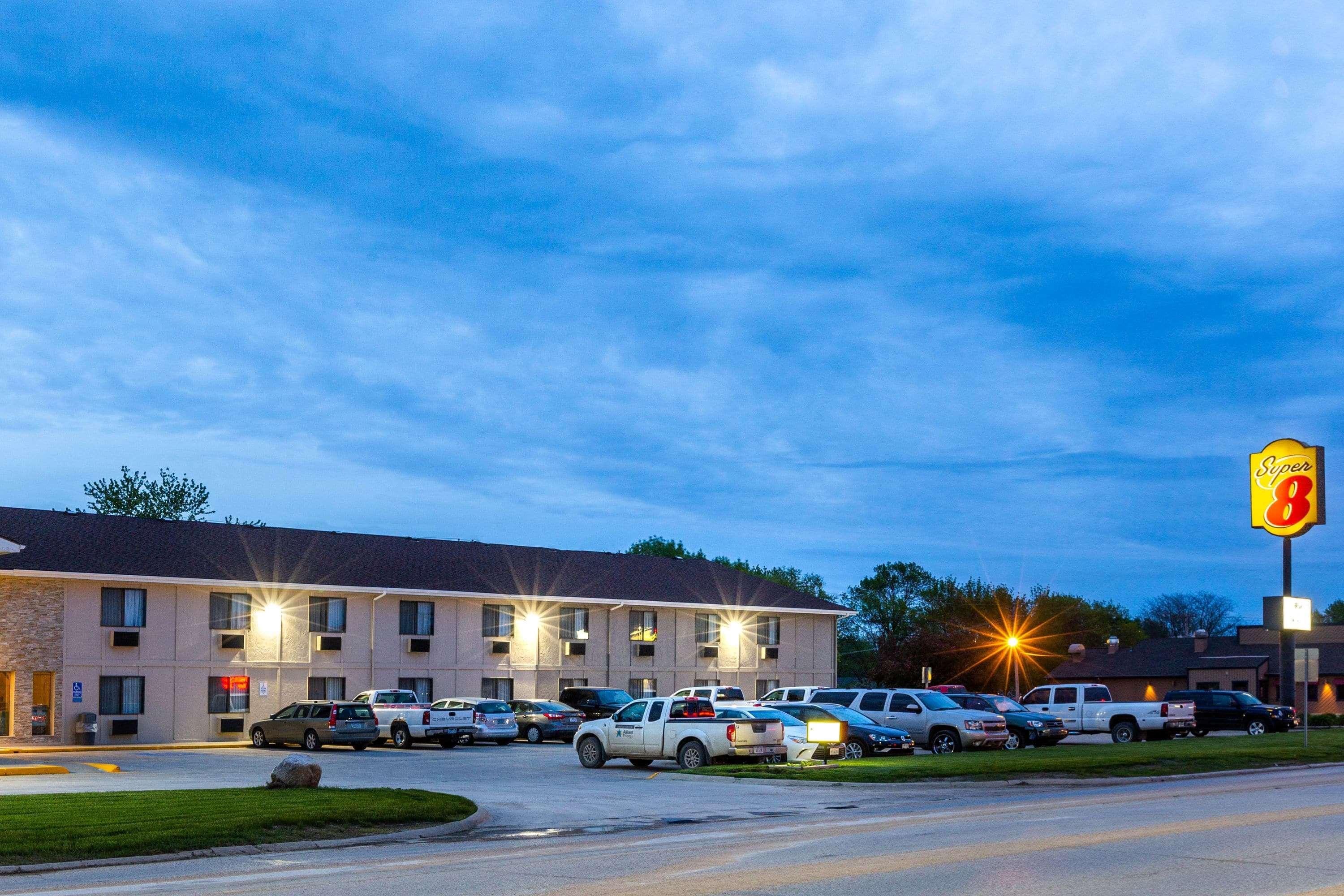 Super 8 By Wyndham Storm Lake Exterior foto